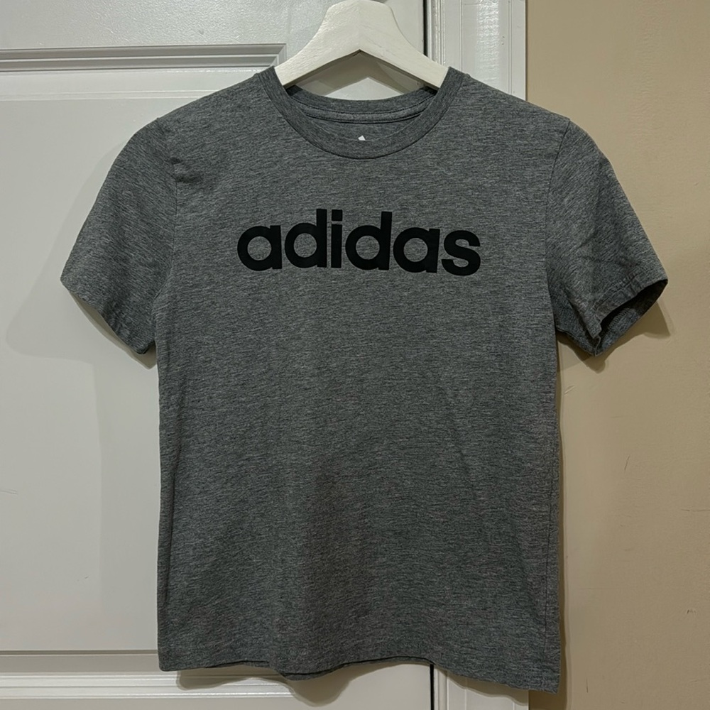 Adidas boys tshirt, short sleeve, Size Small (8), gray